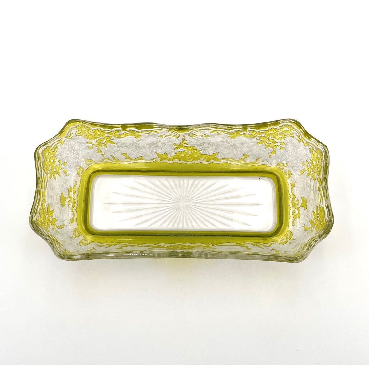 BACCARAT - jardinière de table en cristal doublé vert à décor de CHRYSANTHÈMES  gravé à l'acide-photo-2