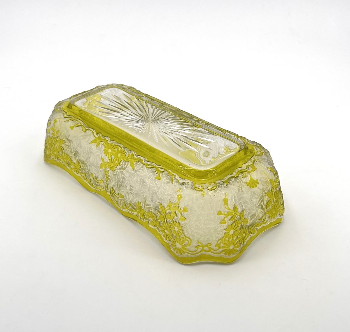 BACCARAT - jardinière de table en cristal doublé vert à décor de CHRYSANTHÈMES  gravé à l'acide-photo-6