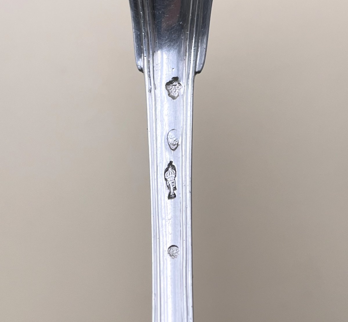 Cuillère saupoudreuse en argent massif, poinçons fermiers généraux, Paris 1787-photo-3