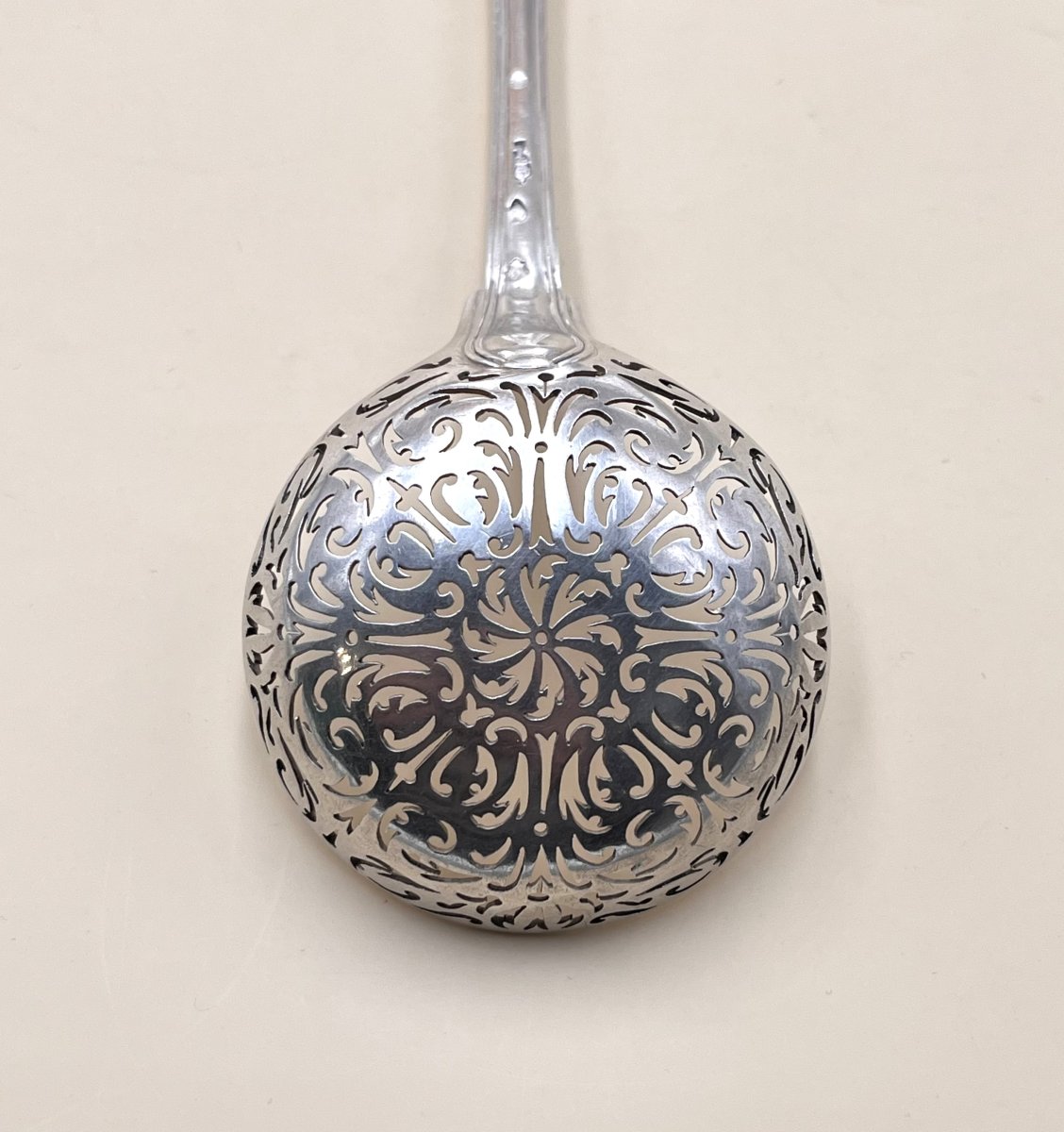 Cuillère saupoudreuse en argent massif, poinçons fermiers généraux, Paris 1787-photo-4