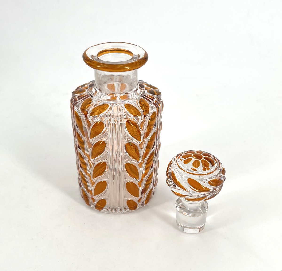 BACCARAT - ancien flacon à parfum en cristal doublé ORANGE 16 cm - modèle LAURIER-photo-1