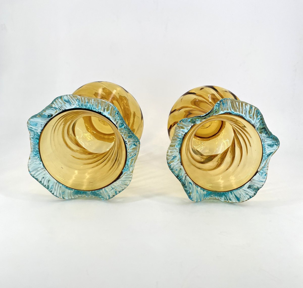 AUGUSTE JEAN - paire de vases en verre jaune à collerette bleue - 27,5 cm-photo-6