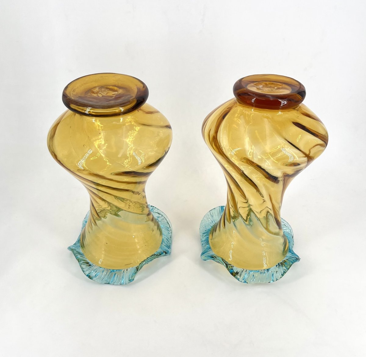 AUGUSTE JEAN - paire de vases en verre jaune à collerette bleue - 27,5 cm-photo-8