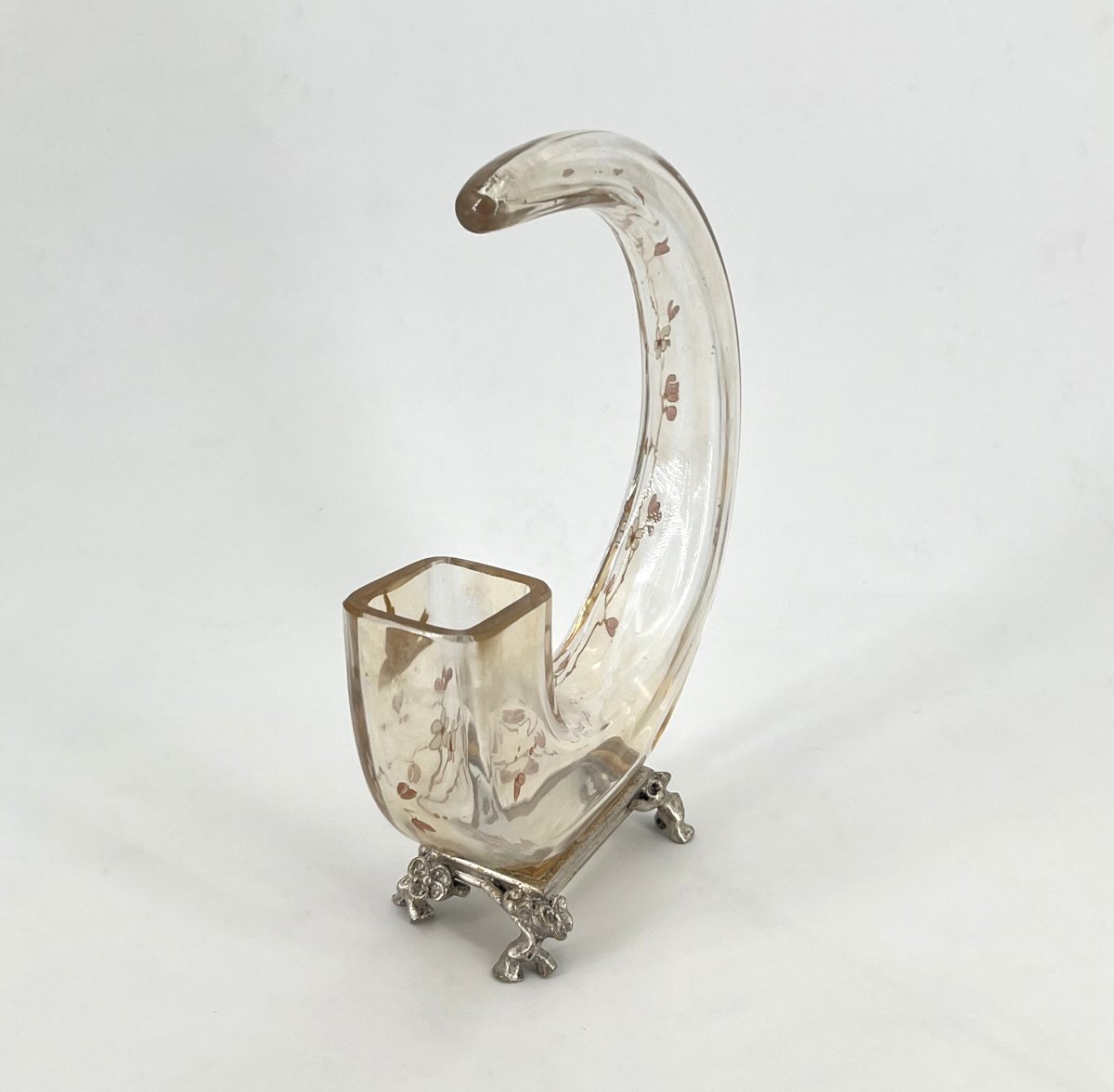 BACCARAT – vase « croissant de lune » en cristal émaillé, monture en bronze argenté-photo-4