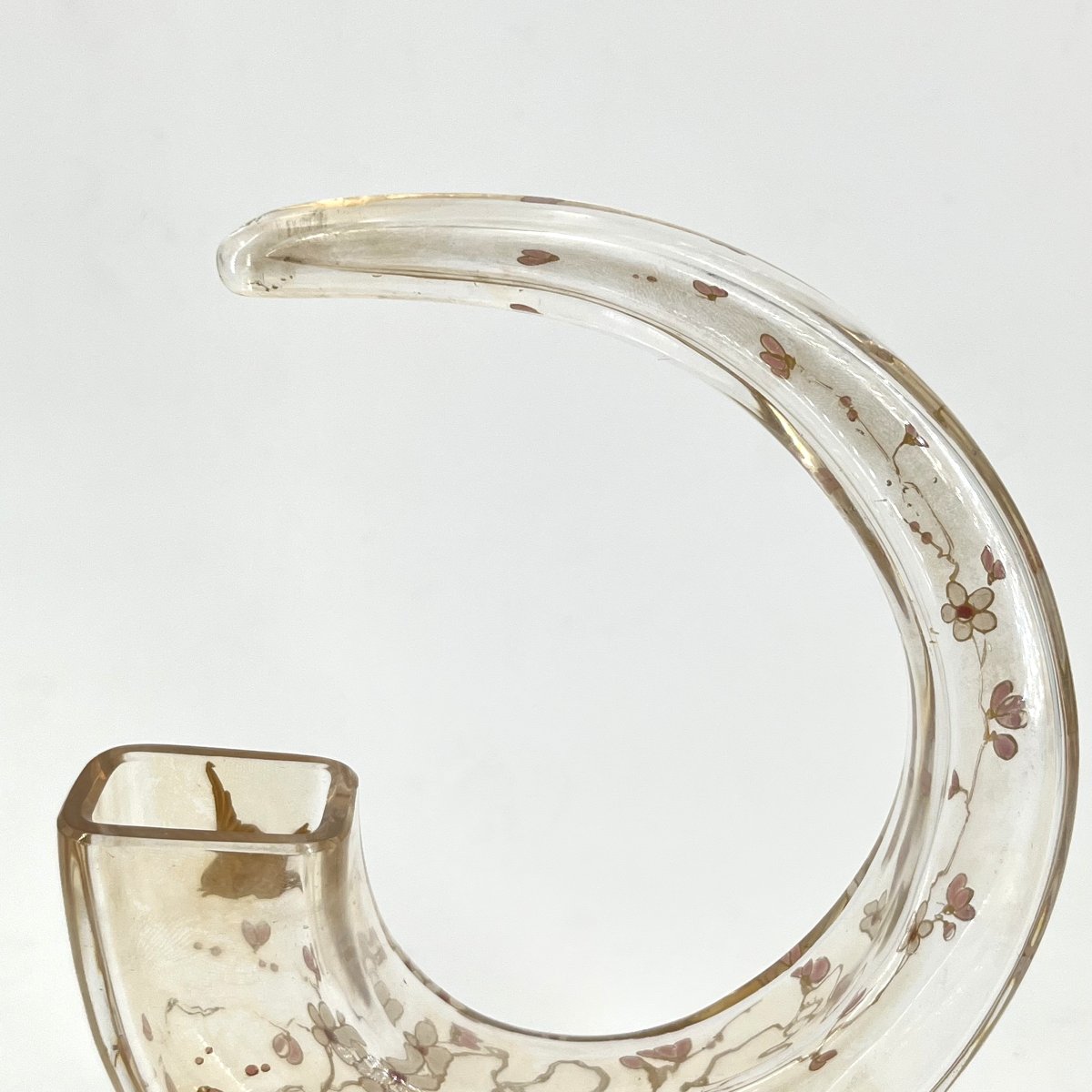 BACCARAT – vase « croissant de lune » en cristal émaillé, monture en bronze argenté-photo-2
