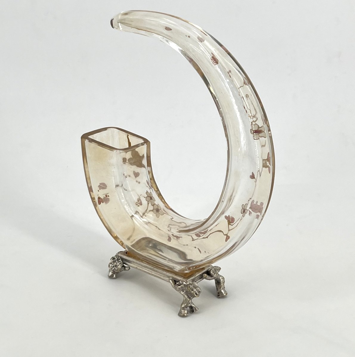 BACCARAT – vase « croissant de lune » en cristal émaillé, monture en bronze argenté-photo-3