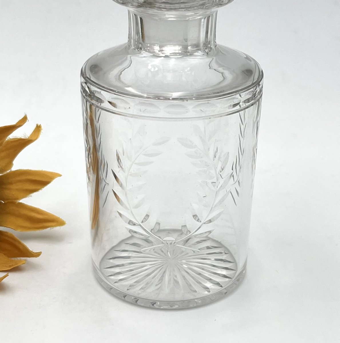 BACCARAT - ancien flacon à parfum en cristal taillé - modèle COURONNES (de laurier) - 17 cm-photo-3