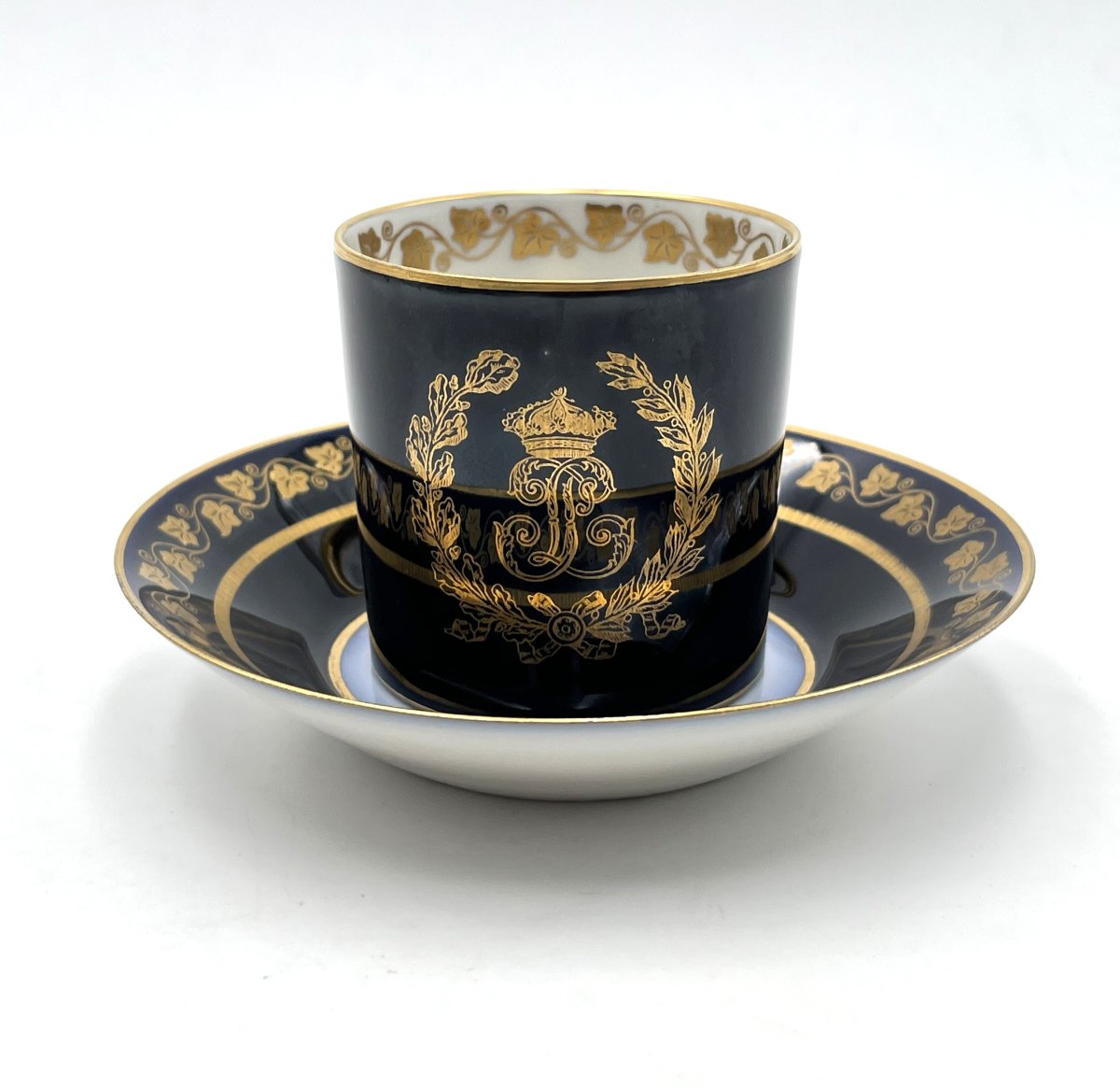 SÈVRES - tasse litron en porcelaine du roi Louis Philippe - château des Tuileries - 1846-photo-3