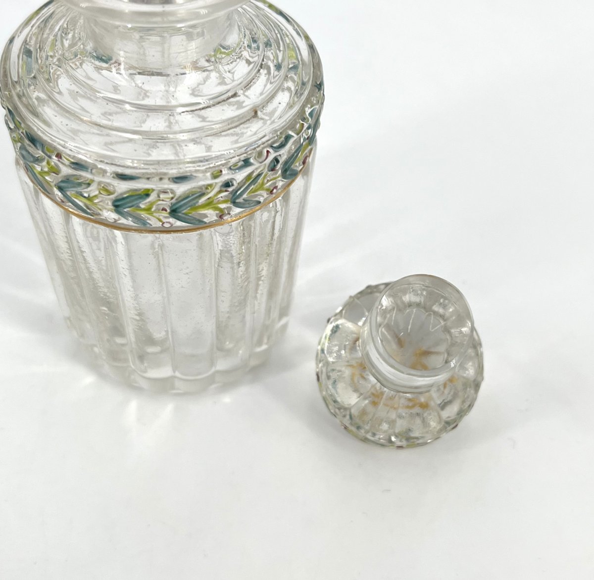 SAINT LOUIS - ancien flacon à parfum en cristal émaillé, modèle EMPIRE décor LAURIER 17,5 cm-photo-3