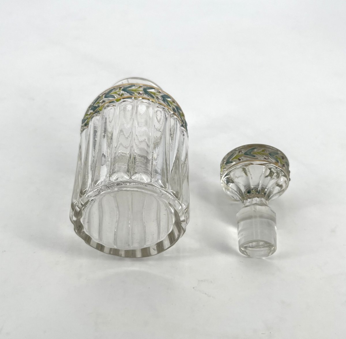 SAINT LOUIS - ancien flacon à parfum en cristal émaillé, modèle EMPIRE décor LAURIER 17,5 cm-photo-6