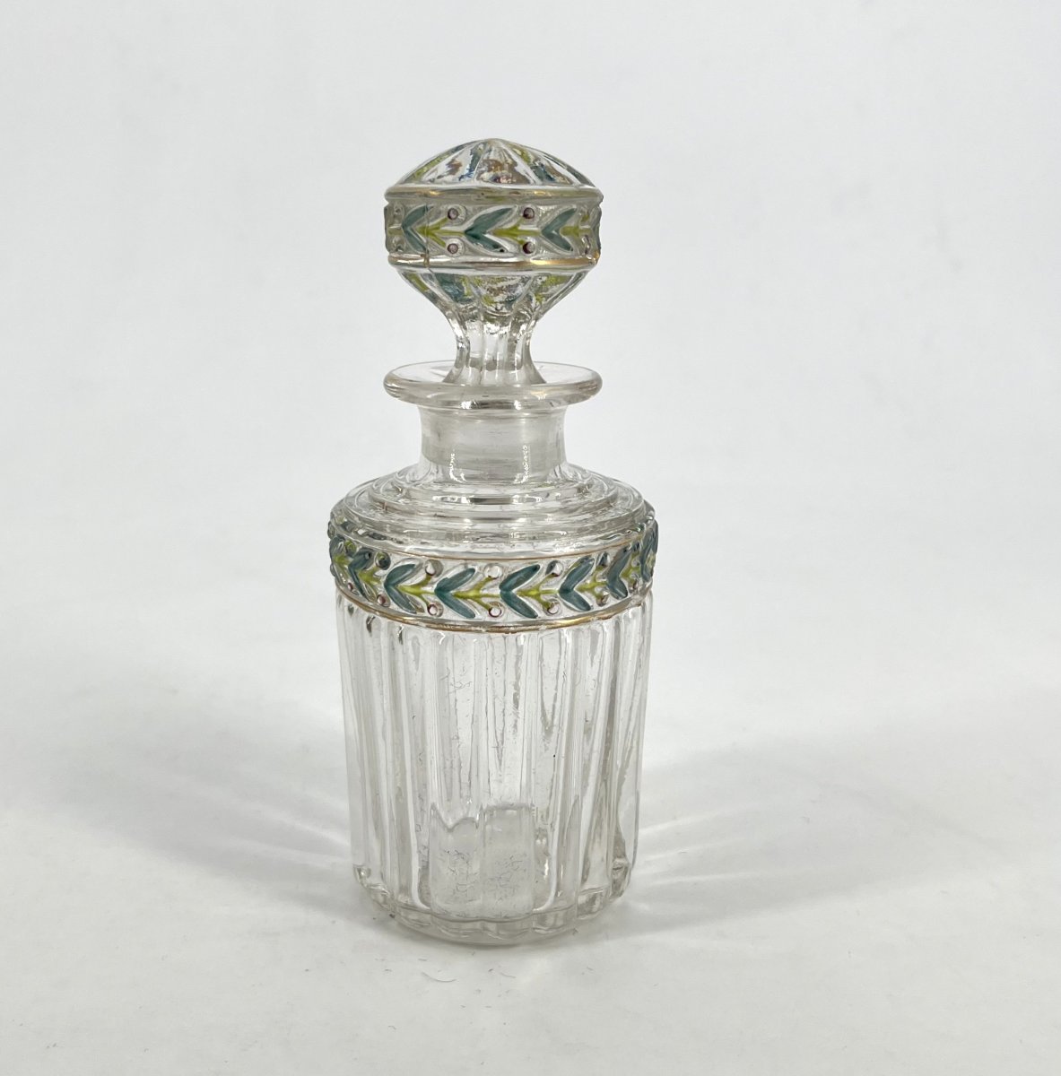 SAINT LOUIS - ancien flacon à parfum en cristal émaillé, modèle EMPIRE décor LAURIER 17,5 cm