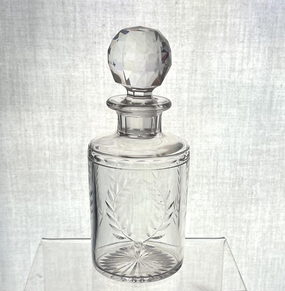 BACCARAT - flacon à parfum en cristal à décor de COURONNES DE LAURIER - 17 cm-photo-2