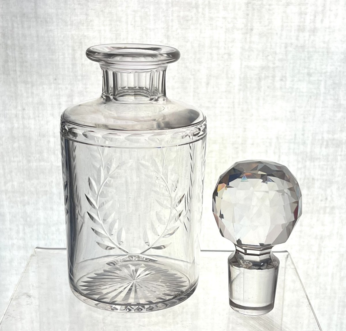 BACCARAT - flacon à parfum en cristal à décor de COURONNES DE LAURIER - 17 cm-photo-3