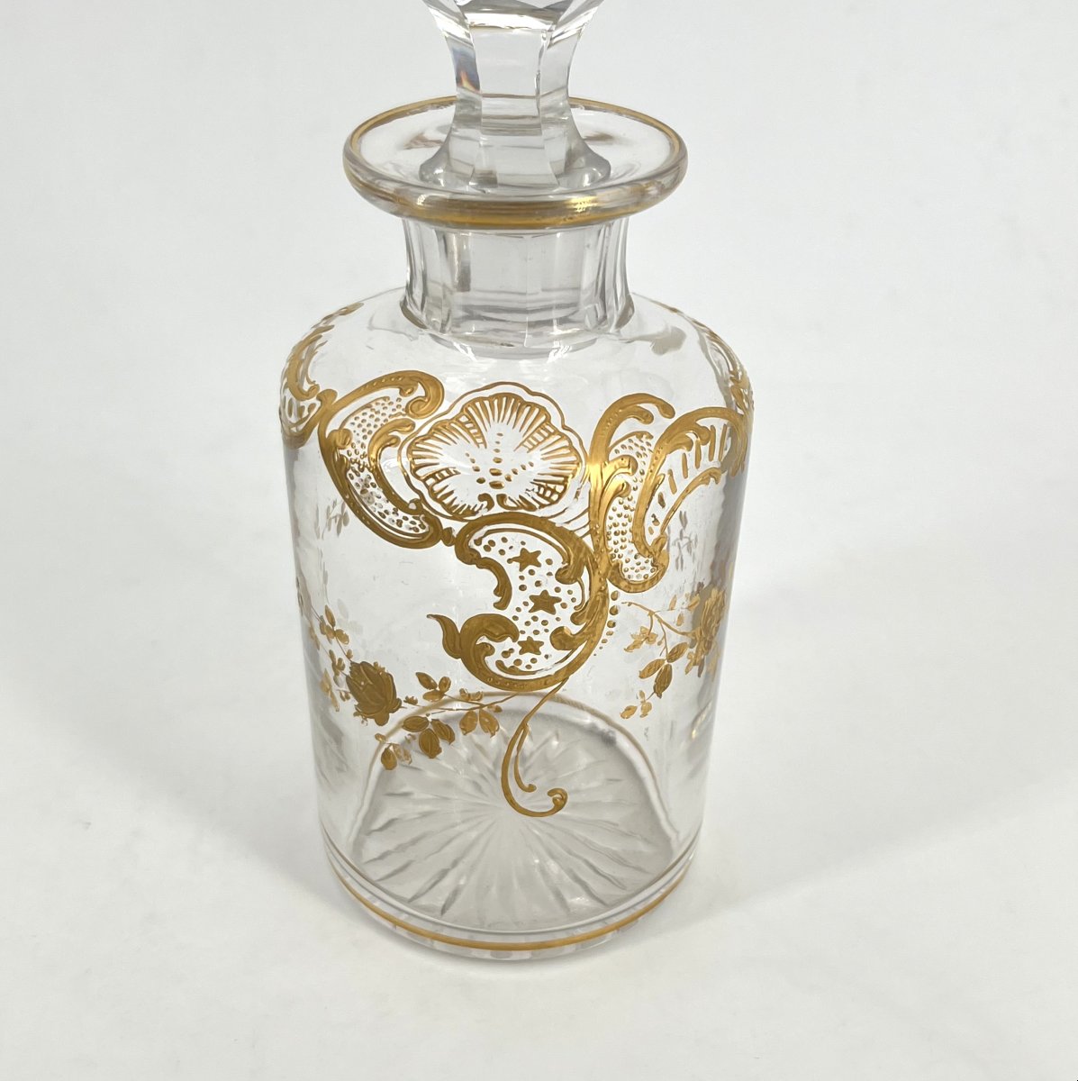 BACCARAT - ancien flacon à parfum en cristal émaillé or, décor Louis XV - 20 cm-photo-2