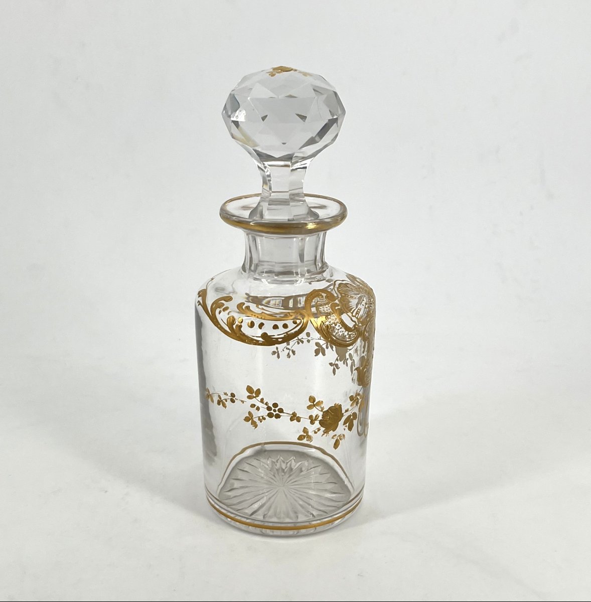 BACCARAT - ancien flacon à parfum en cristal émaillé or, décor Louis XV - 20 cm-photo-3