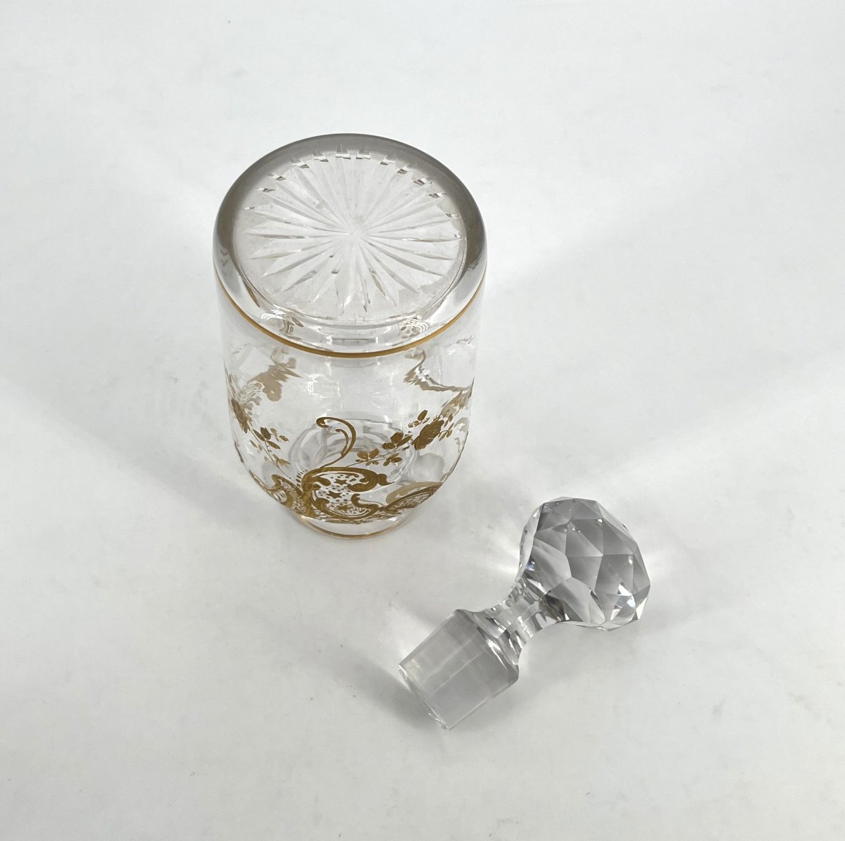 BACCARAT - ancien flacon à parfum en cristal émaillé or, décor Louis XV - 20 cm-photo-6