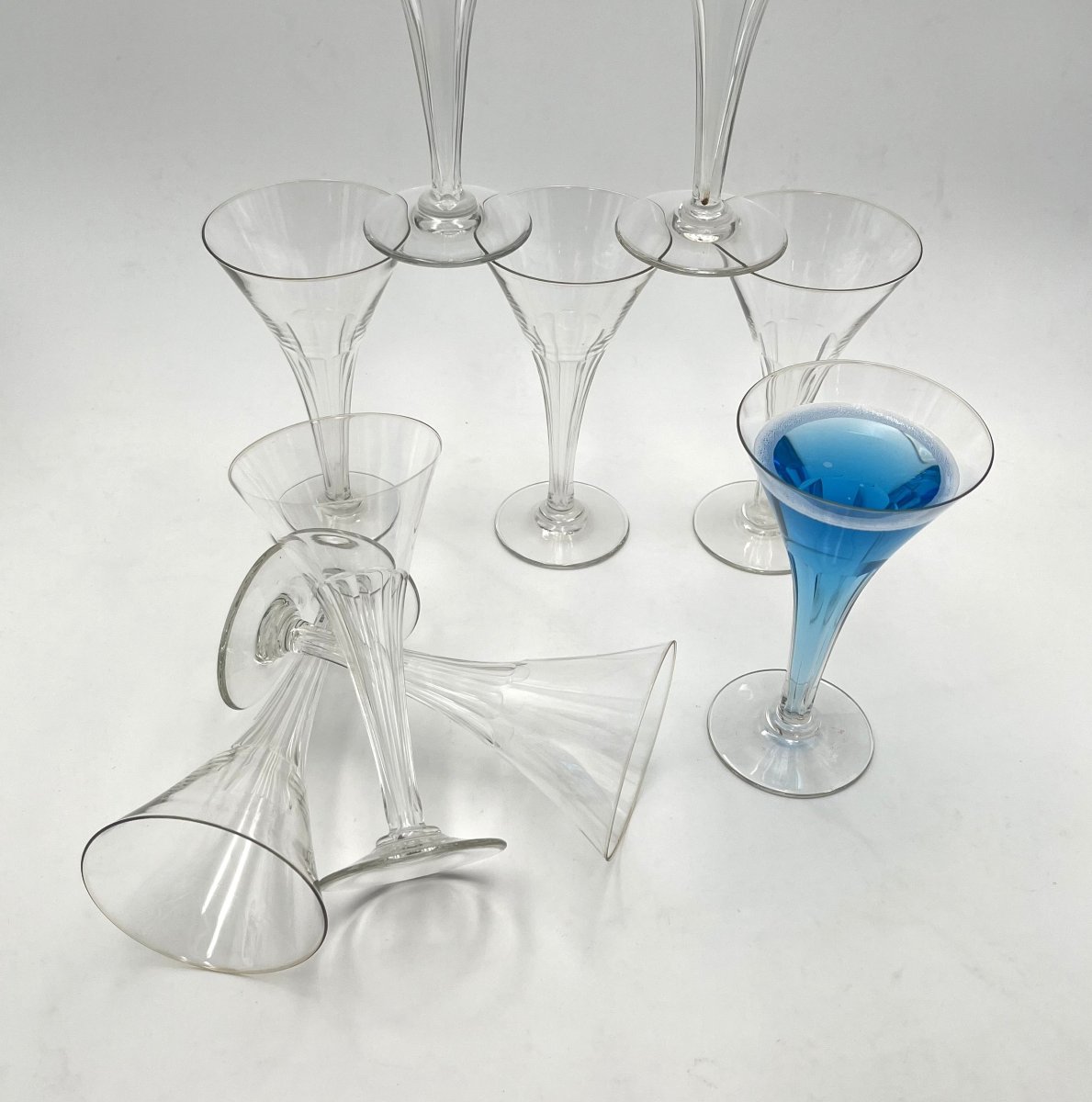 9 coupes à champagne anciennes à jambe creuse, modèle "flûte champenoise", 16 cm-photo-2