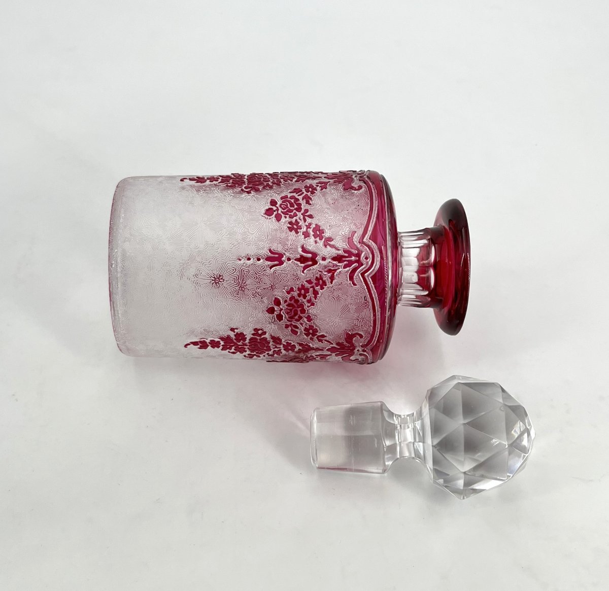 Val Saint Lambert - Double-walled Crystal Perfume Bottle In Pink With Acid-etched Design, Stamped-photo-3