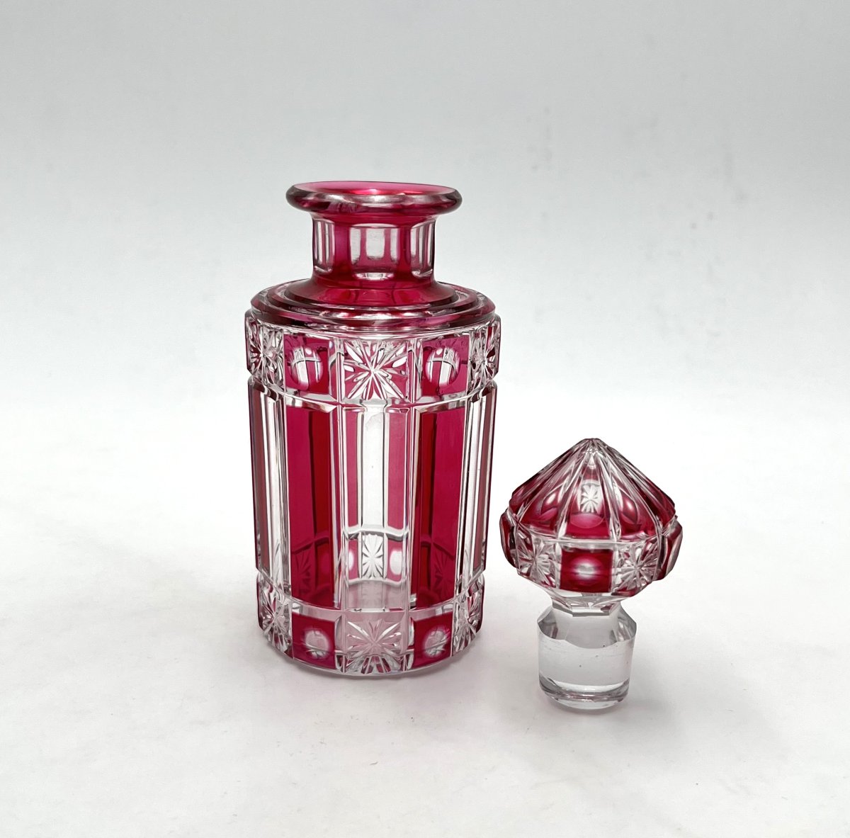 Cristalleries De Nancy - Vintage Art Deco Perfume Bottle, Cut Crystal With Red Lining, 15.5 Cm-photo-3