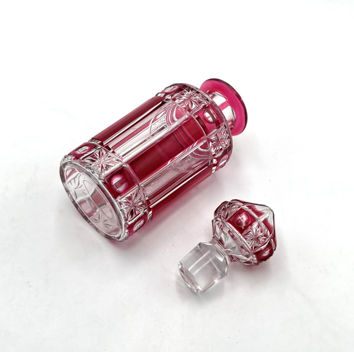 Cristalleries De Nancy - Vintage Art Deco Perfume Bottle, Cut Crystal With Red Lining, 15.5 Cm-photo-4