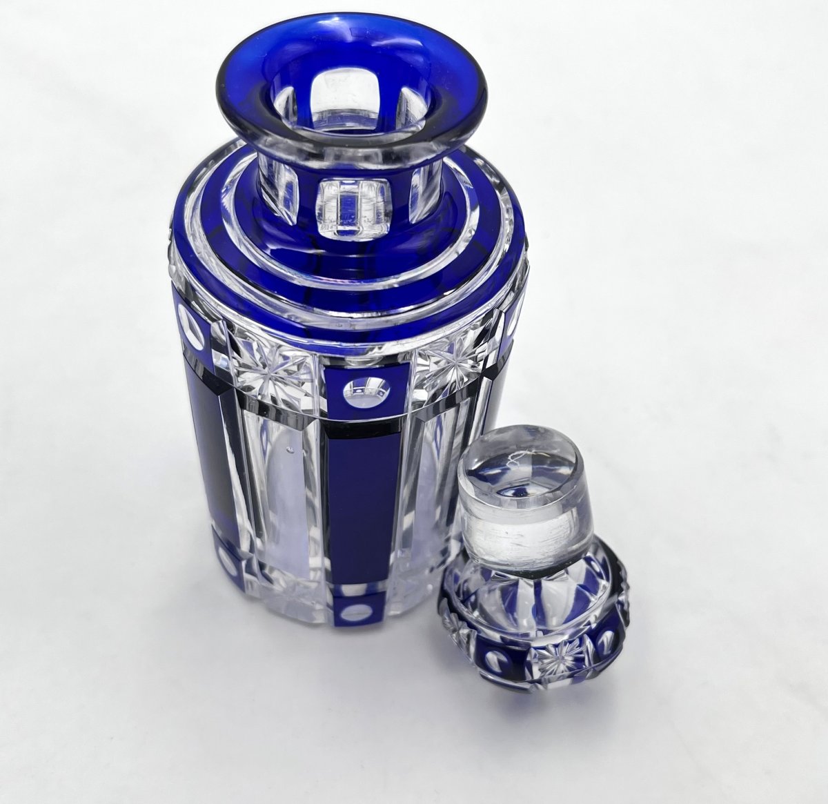 CRISTALLERIES DE NANCY - flacon à parfum d'époque ART DECO en cristal taillé doublé BLEU 15 cm-photo-4