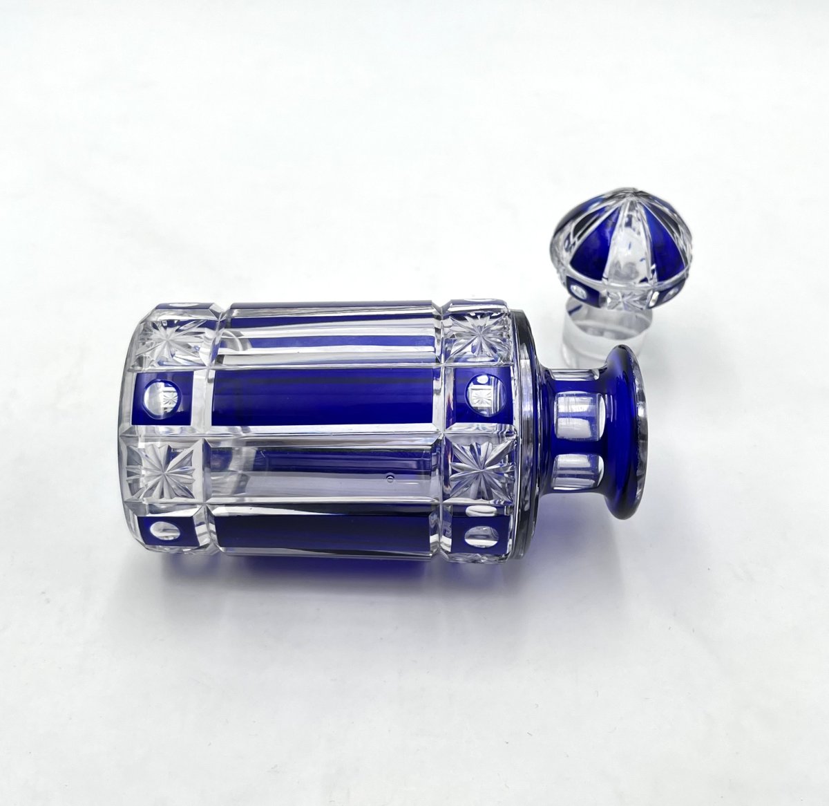 CRISTALLERIES DE NANCY - flacon à parfum d'époque ART DECO en cristal taillé doublé BLEU 15 cm-photo-2