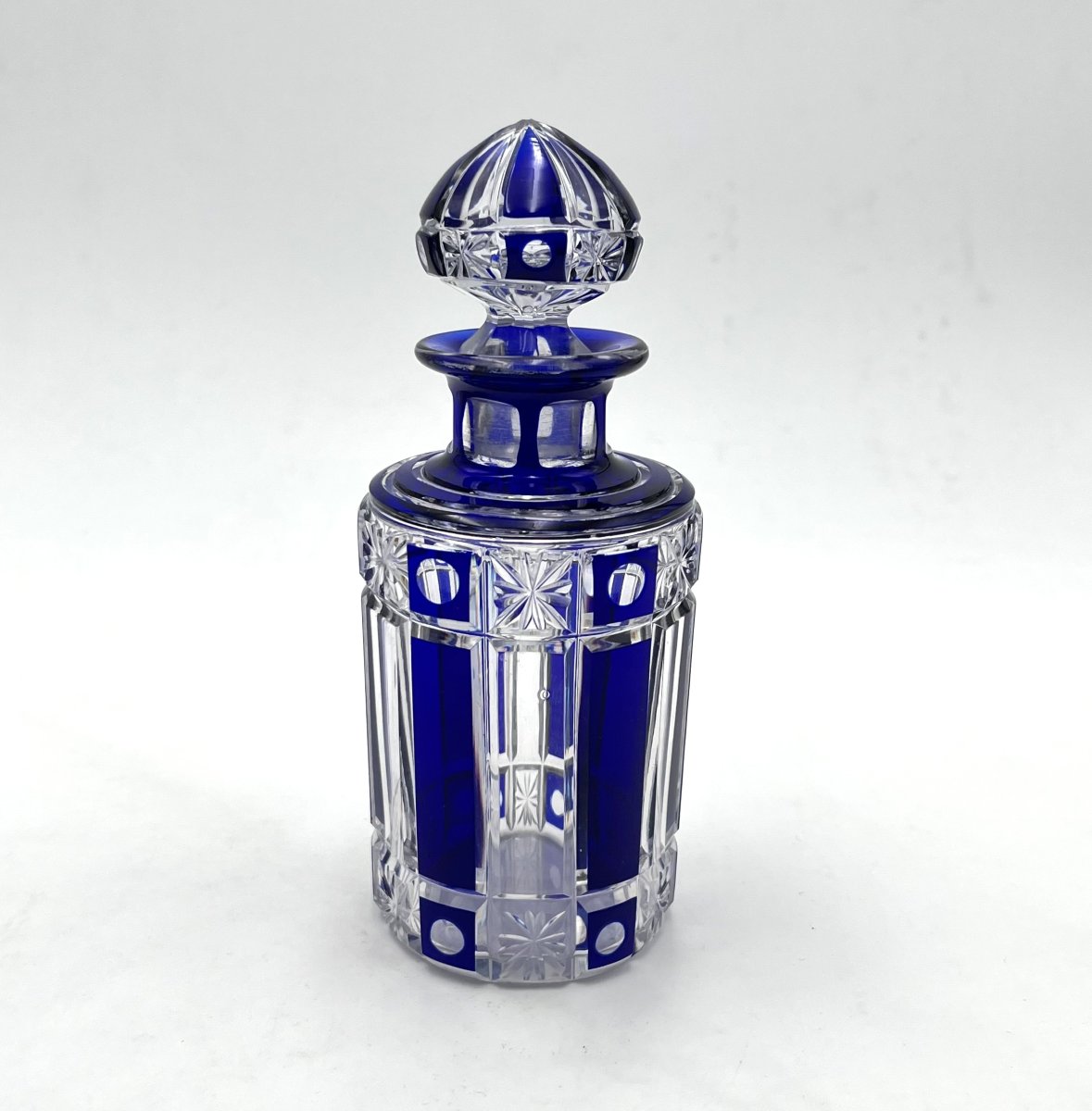 CRISTALLERIES DE NANCY - flacon à parfum d'époque ART DECO en cristal taillé doublé BLEU 15 cm