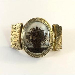 BIJOUX DE DEUIL - boucle de bracelet en vermeil - composition floral réalisée en cheveux