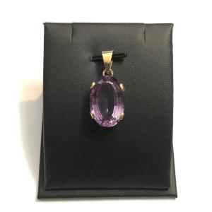 Jewelry - 18-carat Gold Pendant Set With A Beautiful Cut Amethyst