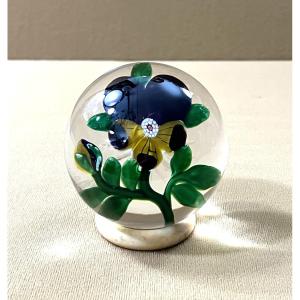 Baccarat - Antique Crystal Paperweight/sulfide Decorated With A Pansy