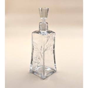 BACCARAT - carafe ancienne en cristal à décor taillé de cerises - estampillée