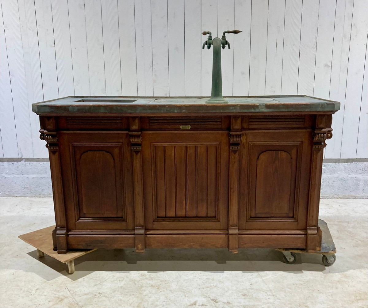 Beer Tap Bar Counter 