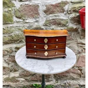 Commode de maîtrise en noyer