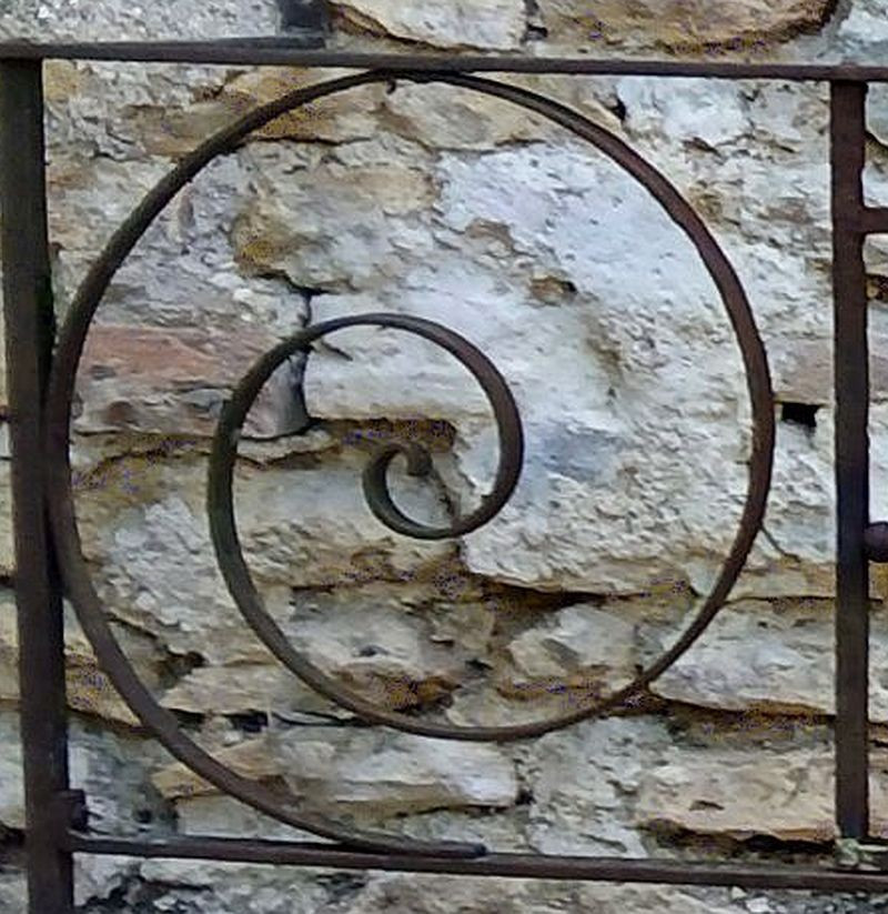 "Paire de garde-corps de balcon en fer forgé du XVIII éme siècle"-photo-4