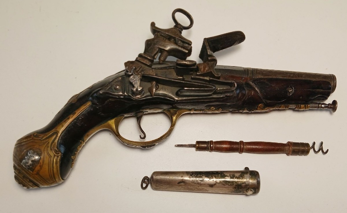 Small Miquelet Travel Pistol From The 18th Century.-photo-3