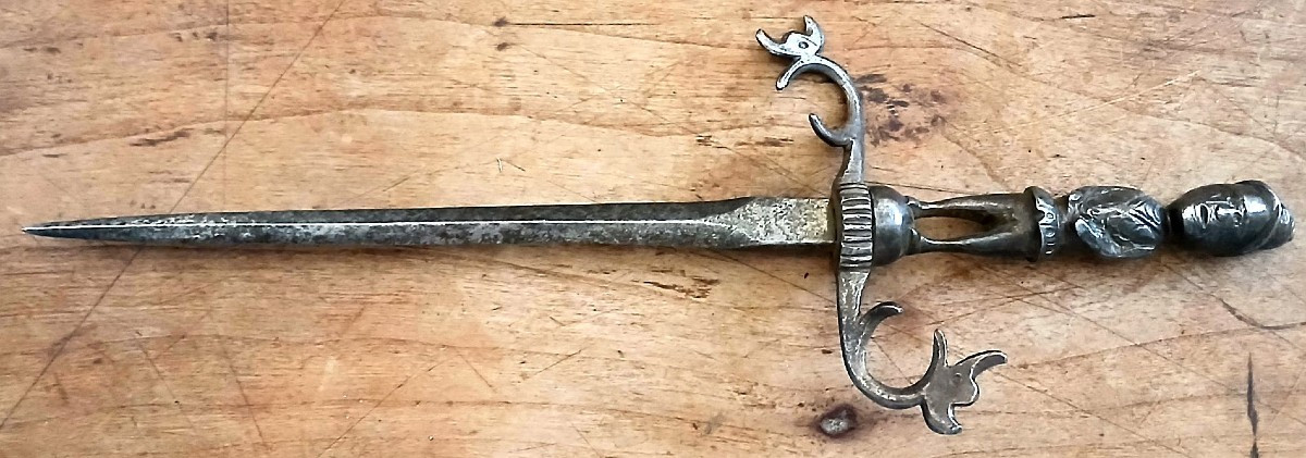 Dague italienne (stiletto) du XVIIéme siècle 