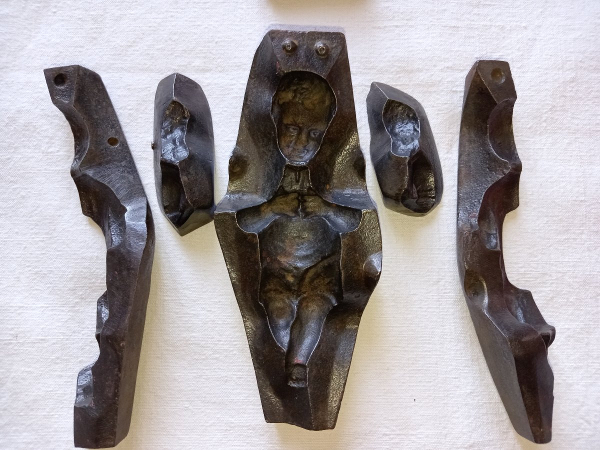 The Infant Jesus, Cast Iron Mold For Nativity Scenes Or Figurines. 19th Century-photo-3