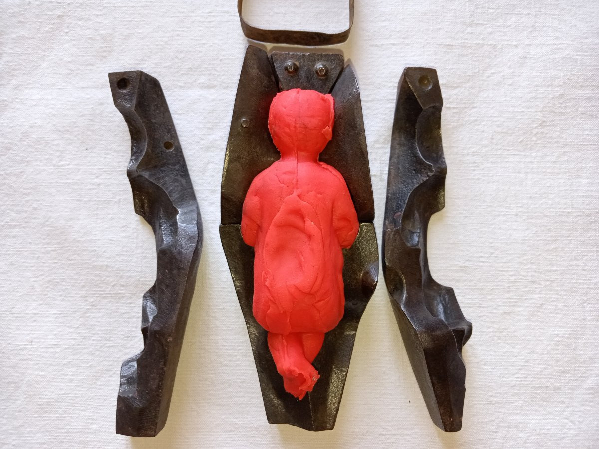 The Infant Jesus, Cast Iron Mold For Nativity Scenes Or Figurines. 19th Century-photo-1
