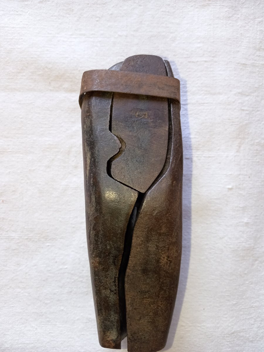 The Infant Jesus, Cast Iron Mold For Nativity Scenes Or Figurines. 19th Century-photo-2