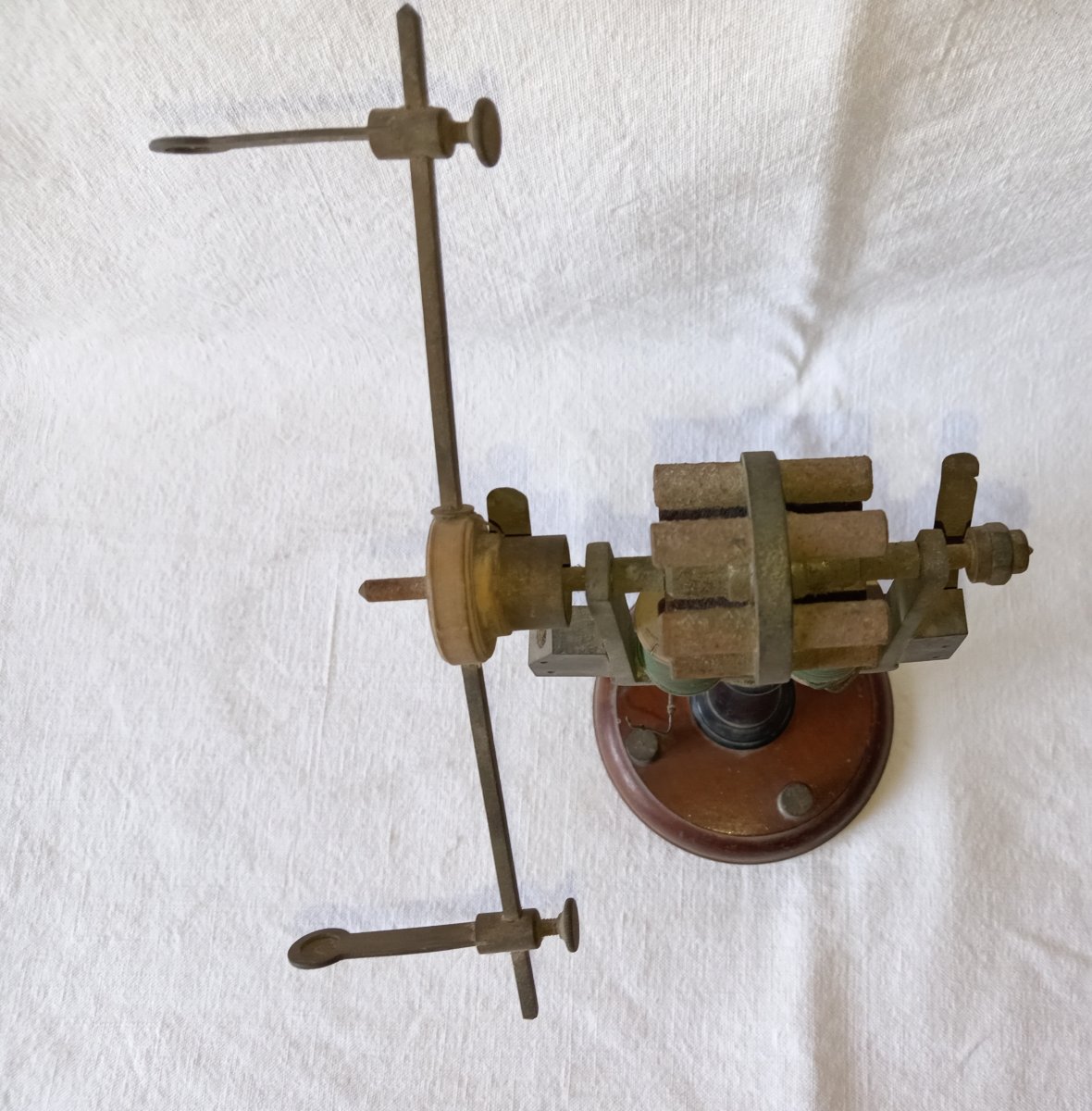 A Column Motor For A Geissler Tube With Two Complete Grenet Batteries-photo-3