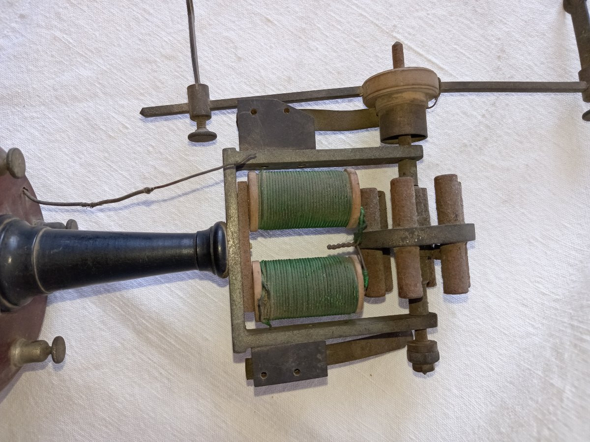 A Column Motor For A Geissler Tube With Two Complete Grenet Batteries-photo-5