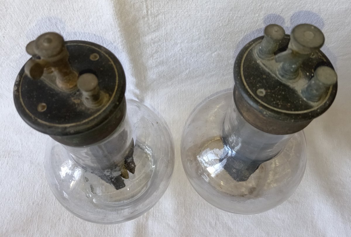 A Column Motor For A Geissler Tube With Two Complete Grenet Batteries-photo-7