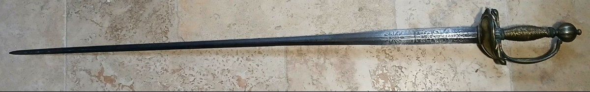 Epée française à la colichemarde à « pas d’âne » et garniture d’argent ( 17éme /18éme siècle )