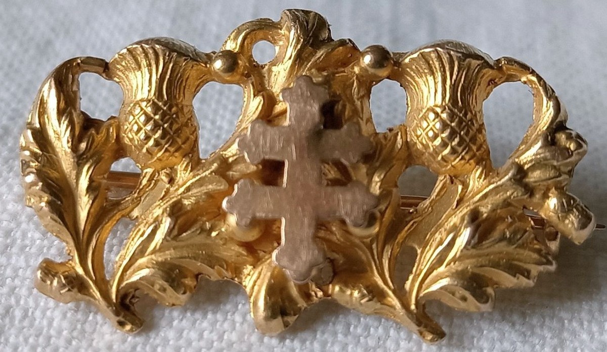Broche croix de Lorraine chardons en or 18 carat 18 kt . CIRCA 1900