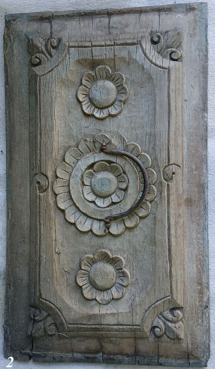 Haute époque. Suite de 4 panneaux de coffre en chêne de Bourgogne. XVI ème siècle.-photo-2