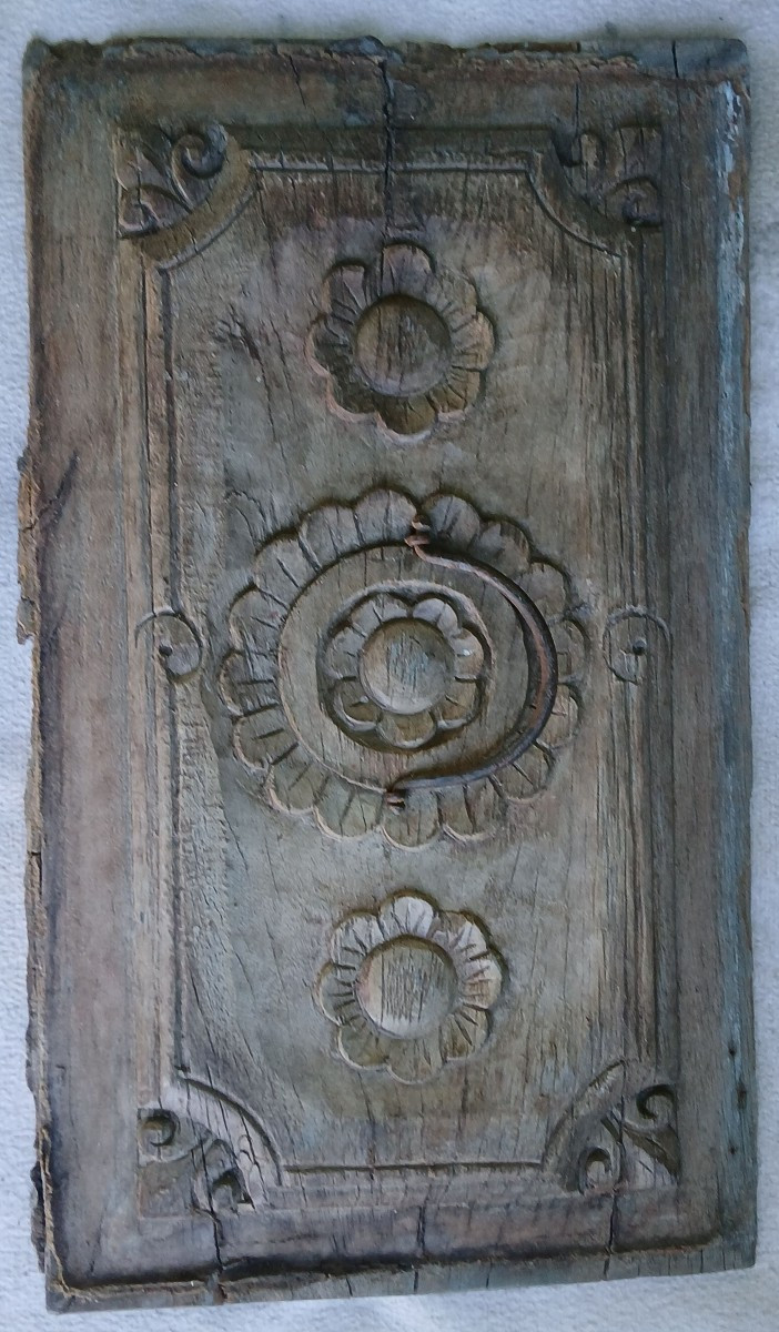 Haute époque. Suite de 4 panneaux de coffre en chêne de Bourgogne. XVI ème siècle.-photo-2