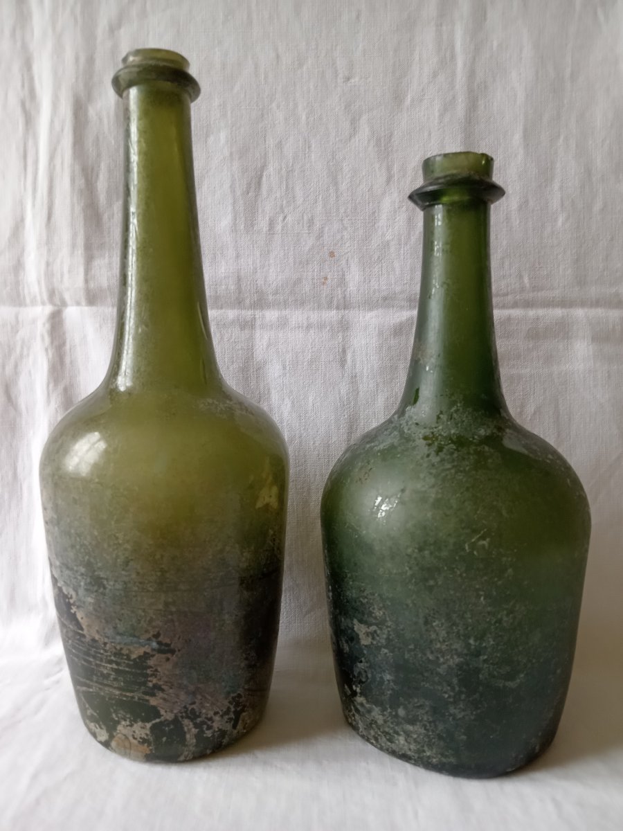 Bouteilles à vin de champagne de la première moitié du XVIII siècle. Circa 1730-1740-photo-2