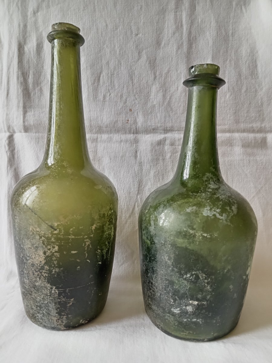 Bouteilles à vin de champagne de la première moitié du XVIII siècle. Circa 1730-1740-photo-4