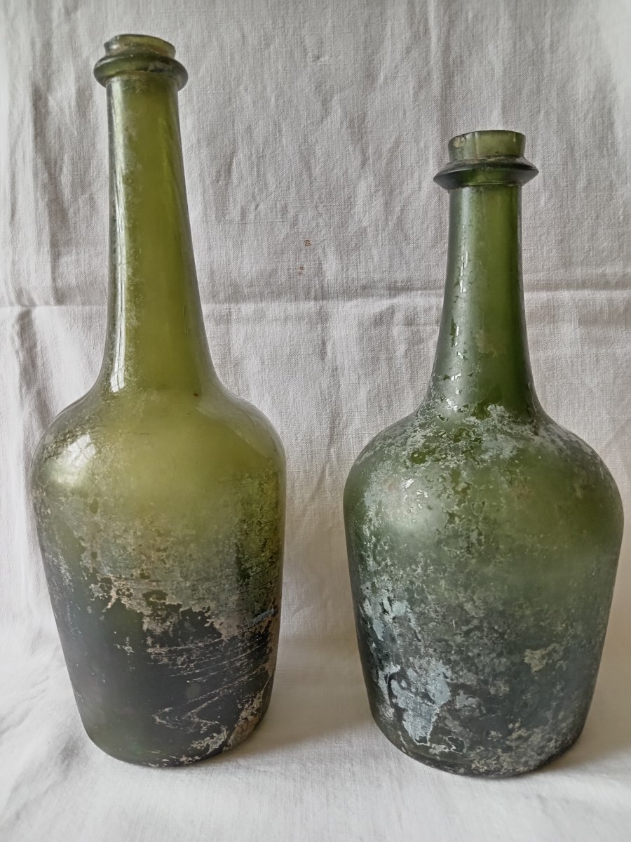 Bouteilles à vin de champagne de la première moitié du XVIII siècle. Circa 1730-1740-photo-2