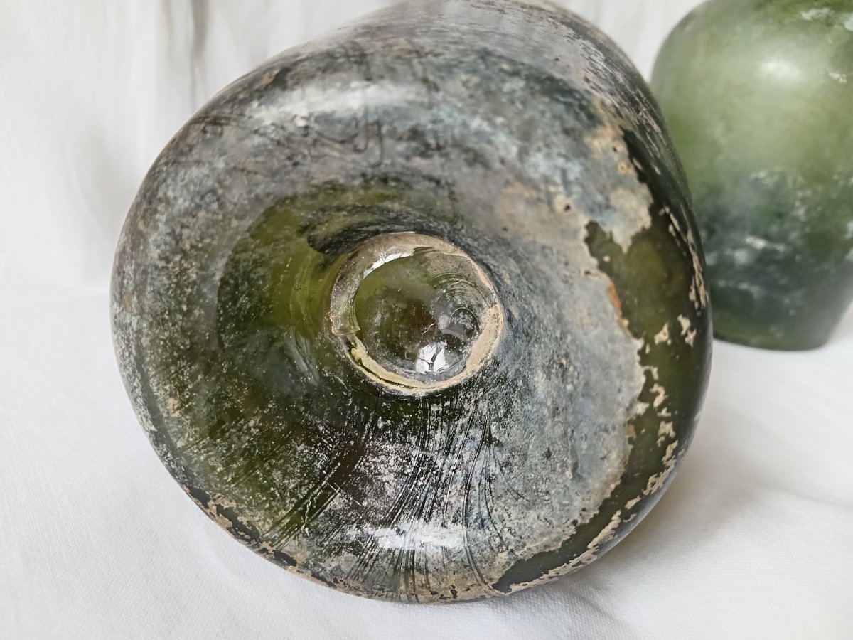 Bouteilles à vin de champagne de la première moitié du XVIII siècle. Circa 1730-1740-photo-5